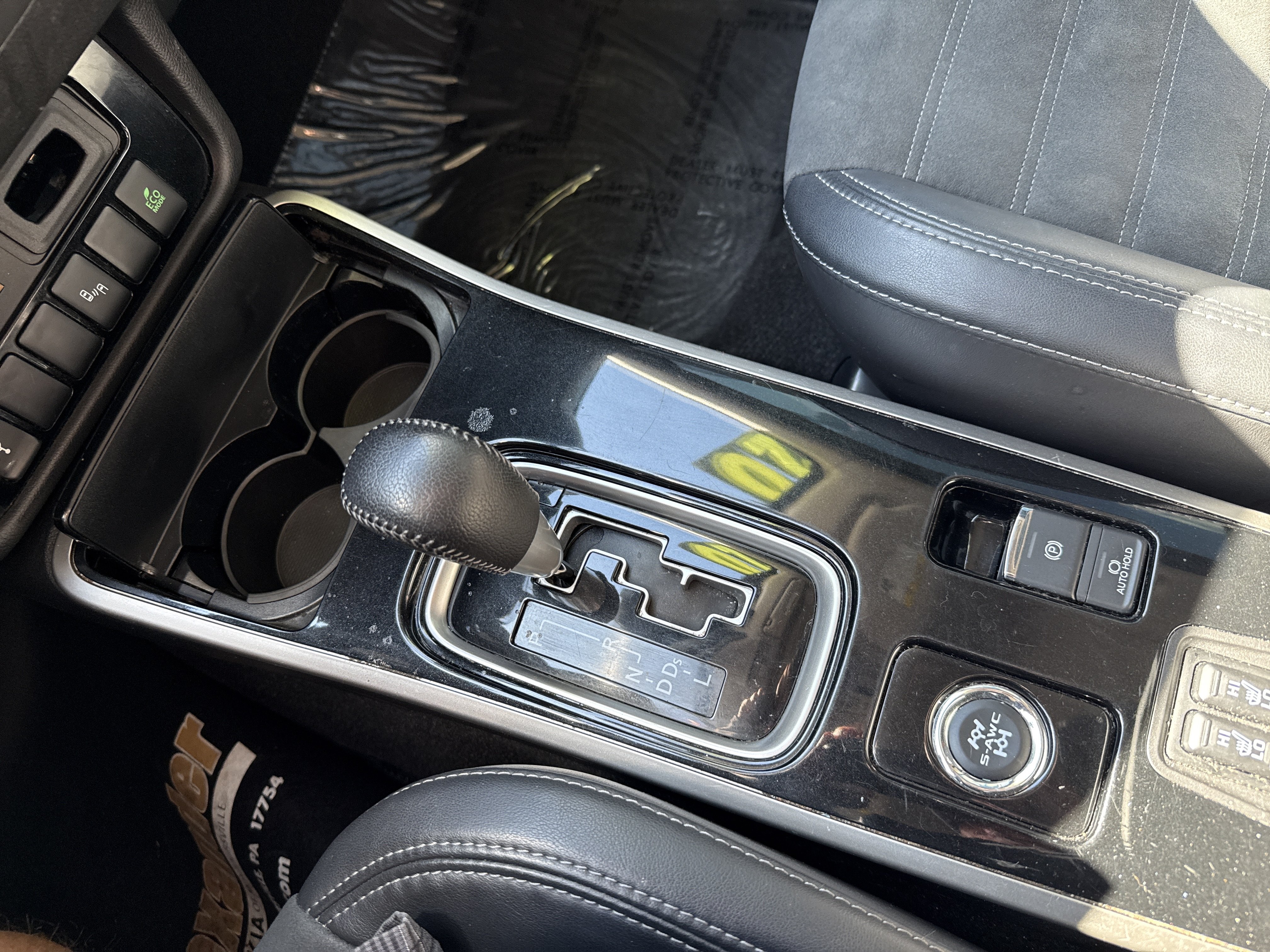 Used 2020 Mitsubishi Outlander SE AWD/4WD image 24