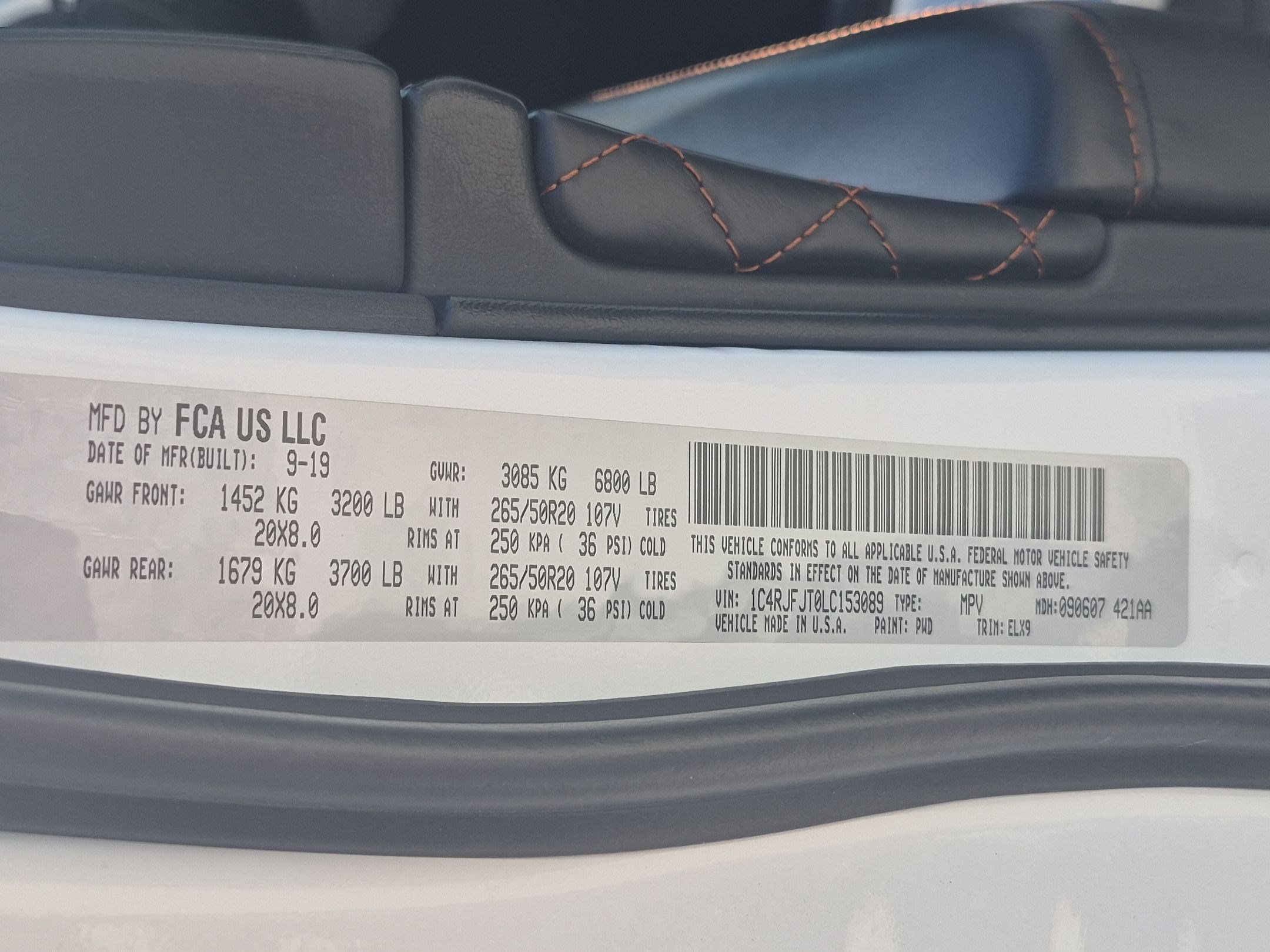 Used 2020 Jeep Grand Cherokee Summit AWD/4WD image 35