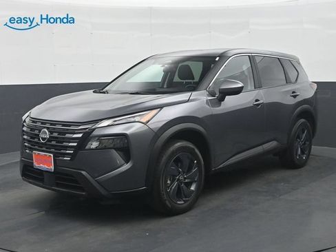 Used 2026 Nissan Rogue SV FWD image 3