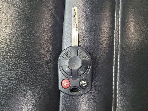 Used 2018 Ford Escape SEL w/ Ford Safe & Smart Package FWD image 32