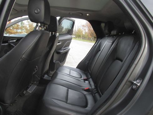 Used 2019 Jaguar F-PACE Premium image 56