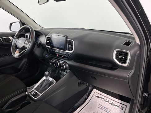 Used 2024 Hyundai Venue SEL FWD image 36