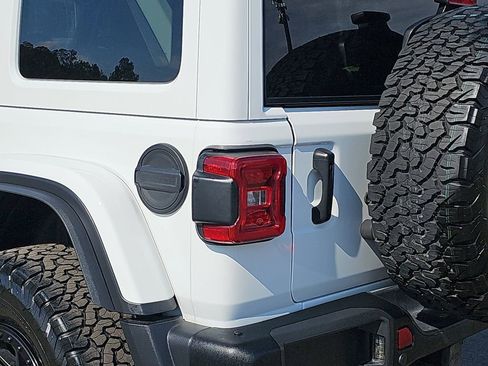 Used 2021 Jeep Wrangler Unlimited Rubicon w/ Xtreme Recon 35" Tire Package image 35