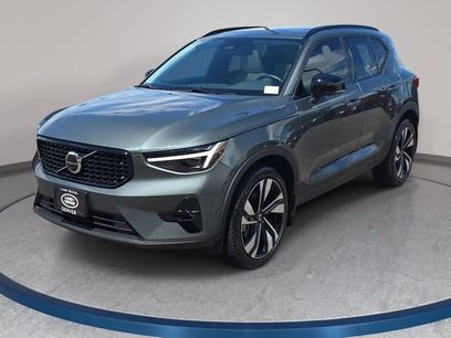Used 2026 Volvo XC40 B5 Ultra w/ Climate Package