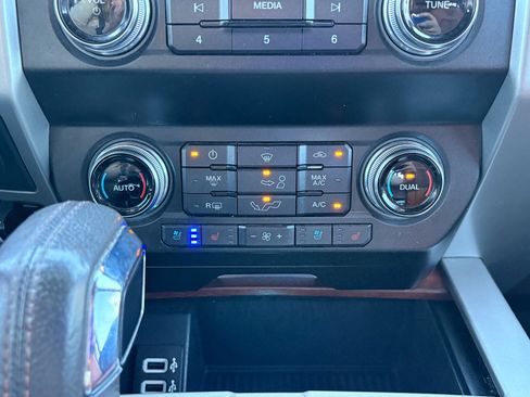Used 2019 Ford F150 King Ranch w/ Equipment Group 601A Luxury AWD/4WD image 24