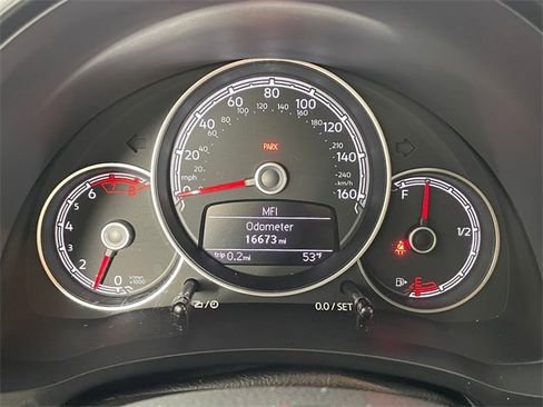 Used 2018 Volkswagen Beetle 2.0T S image 5