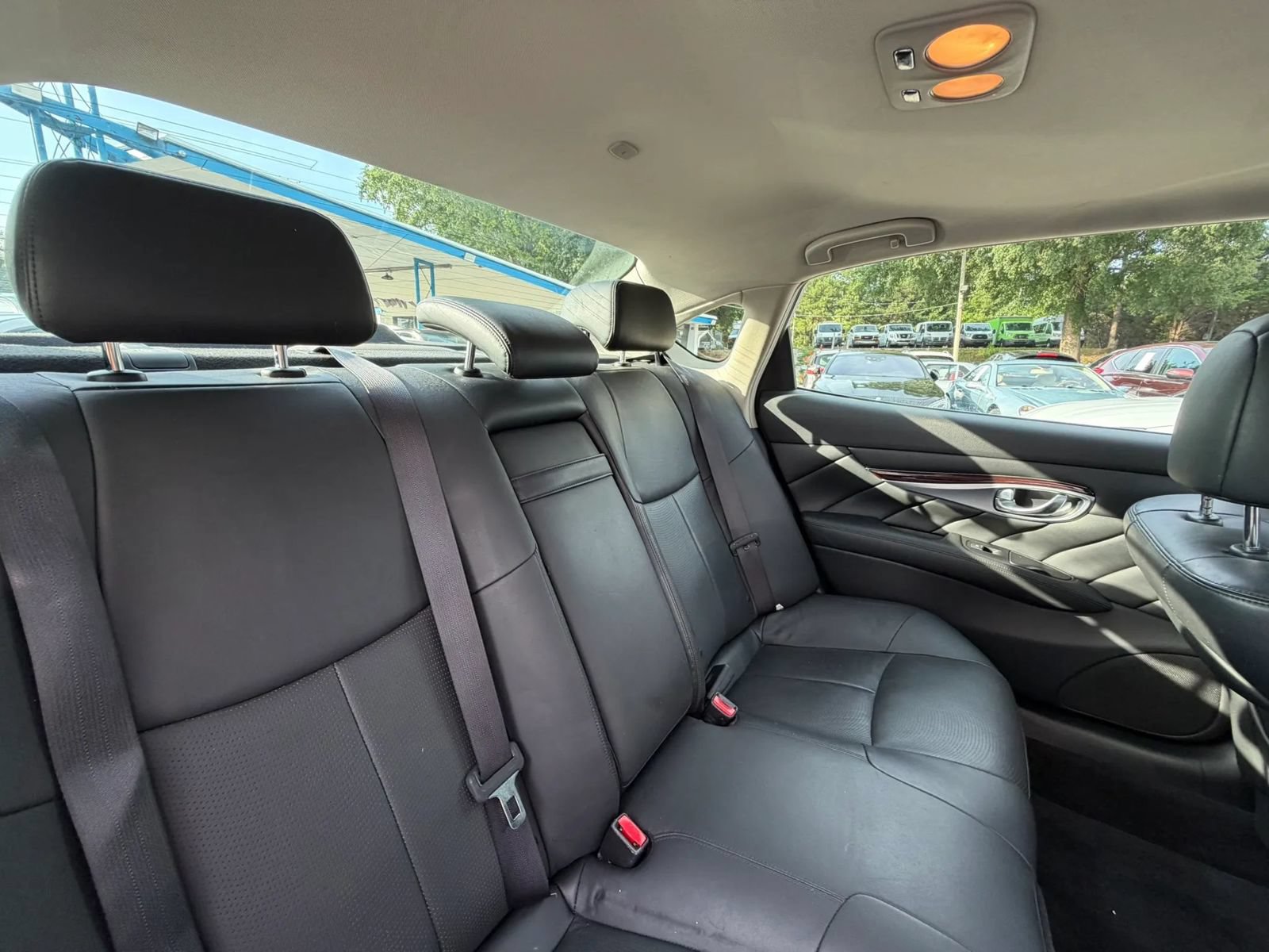 Used 2017 INFINITI Q70 L 3.7 AWD/4WD image 30
