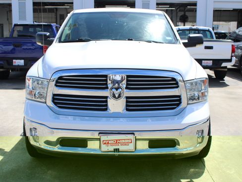 Used 2015 RAM 1500 Lone Star RWD image 3