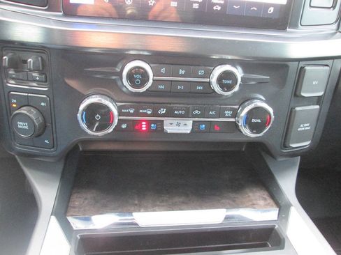 Used 2024 Ford F250 Lariat AWD/4WD image 24