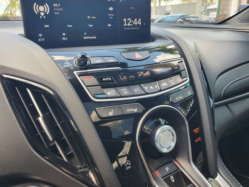 Used 2025 Acura RDX SH-AWD image 31
