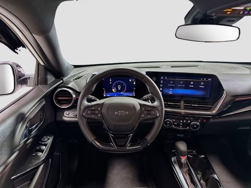 Used 2025 Chevrolet Trax RS w/ Sunroof Package image 23