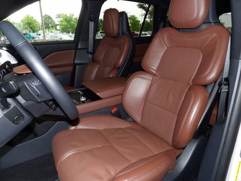 Used 2025 Lincoln Aviator Reserve w/ Equipment Group 201A AWD/4WD image 10