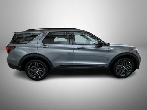Used 2025 Ford Explorer ST-Line w/ ST-Line Street Pack image 4