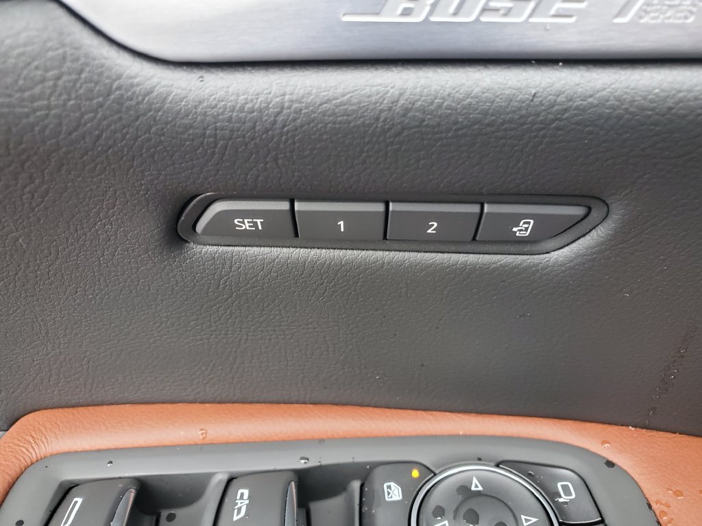 Certified 2026 Cadillac XT5 Sportv w/ LPO, Floor Liner Package AWD/4WD image 17