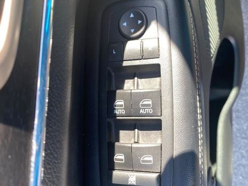 Used 2017 Jeep Grand Cherokee Limited w/ Luxury Group II AWD/4WD image 41