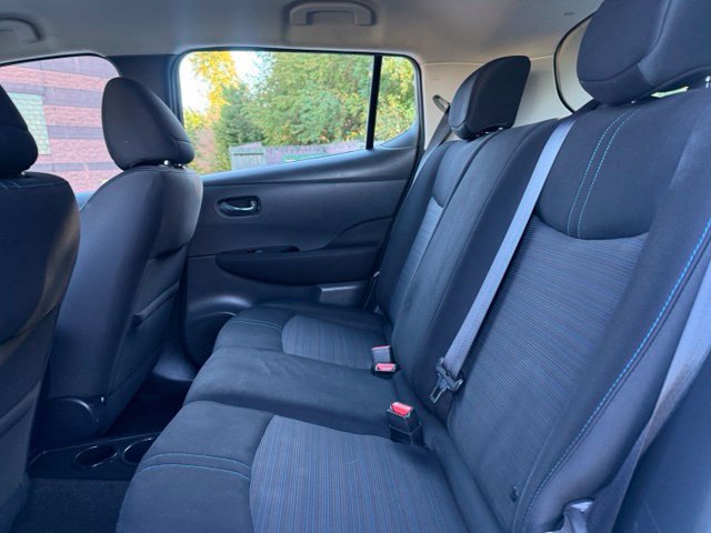 Used 2018 Nissan Leaf SV w/ SV Technology Package FWD image 18