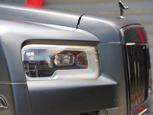 Used 2019 Rolls-Royce Cullinan AWD/4WD image 2
