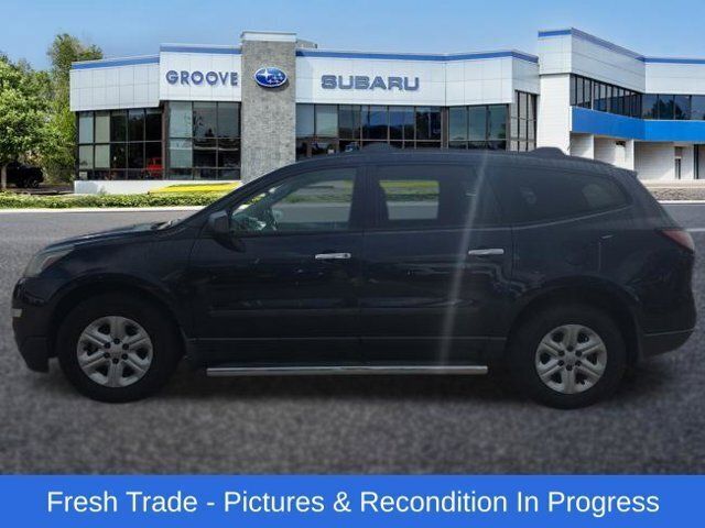 Used 2017 Chevrolet Traverse LS w/ LPO, 'HIT The Road' Package FWD image 2