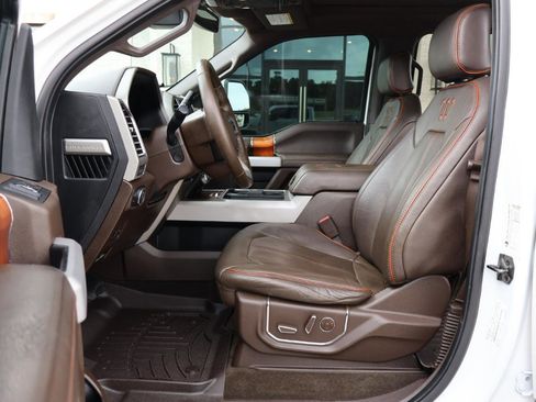 Used 2017 Ford F250 King Ranch w/ King Ranch Ultimate Package AWD/4WD image 9