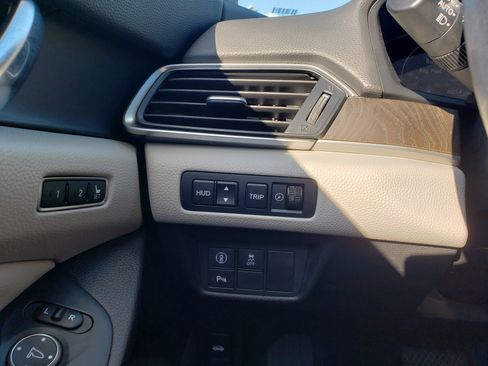 Used 2022 Honda Accord Touring image 14