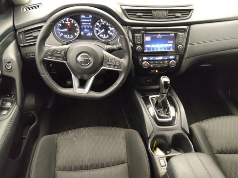 Used 2018 Nissan Rogue SV w/ Premium Package FWD image 22