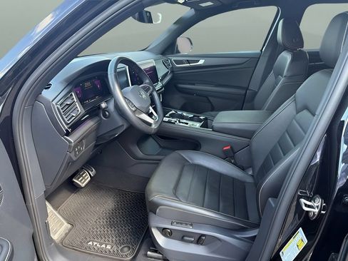 Used 2024 Volkswagen Atlas Cross Sport SEL R-Line AWD/4WD image 11