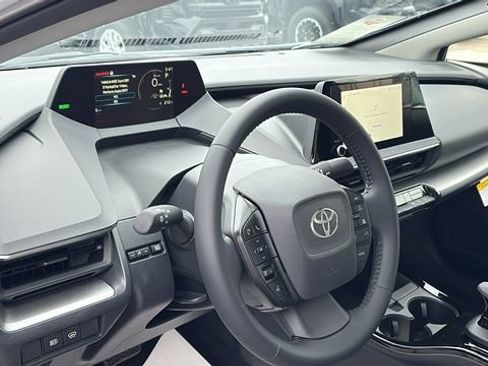 New 2026 Toyota Prius LE image 12