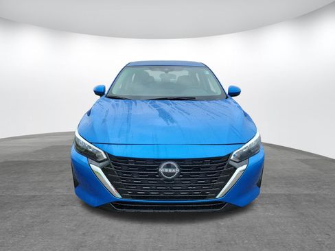 Used 2025 Nissan Sentra SV FWD image 2