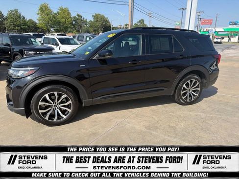 Used 2025 Ford Explorer ST-Line AWD/4WD image 9