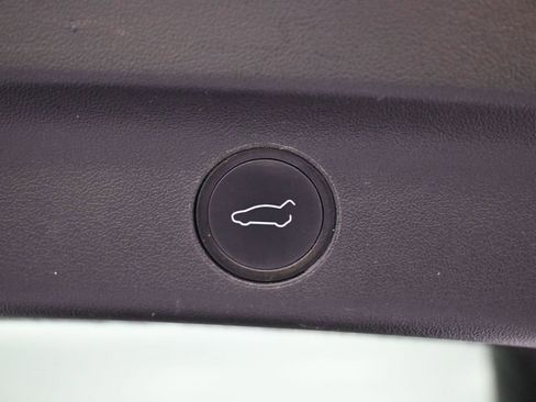 Used 2022 Tesla Model Y Performance image 15