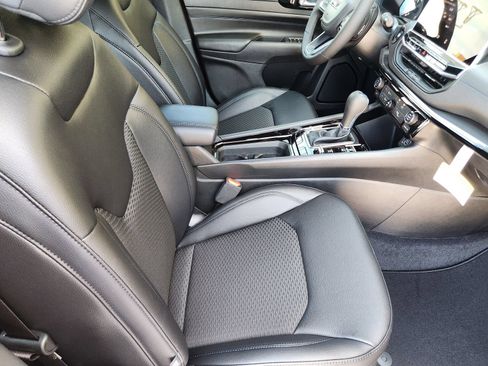 New 2026 Jeep Compass Latitude AWD/4WD image 14