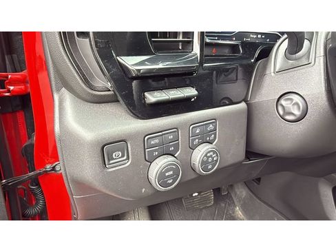 Used 2025 Chevrolet Silverado 1500 ZR2 w/ Technology Package AWD/4WD image 15