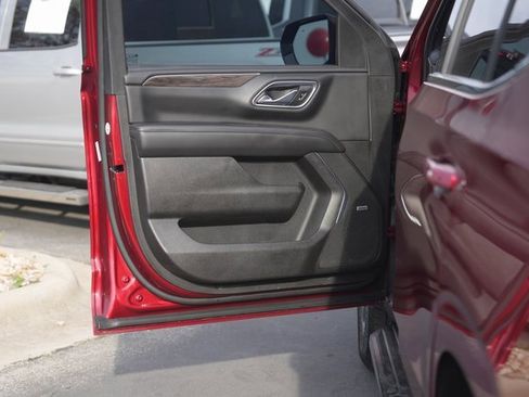 Used 2021 Chevrolet Tahoe LT w/ LT Signature Package image 30