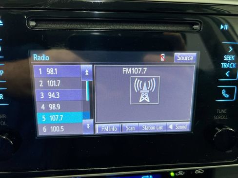 Used 2019 Toyota Corolla LE FWD image 14