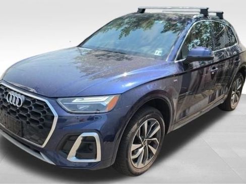 Used 2023 Audi Q5 2.0T Premium w/ Convenience Package AWD/4WD image 2
