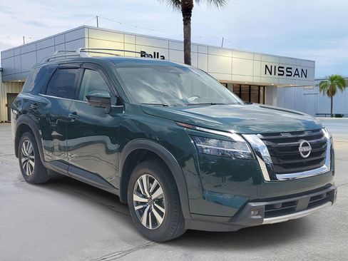 Certified 2024 Nissan Pathfinder SL FWD image 11