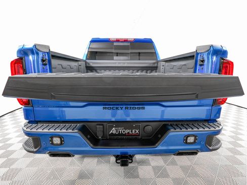 Used 2024 GMC Sierra 1500 AT4 w/ Technology Package image 7