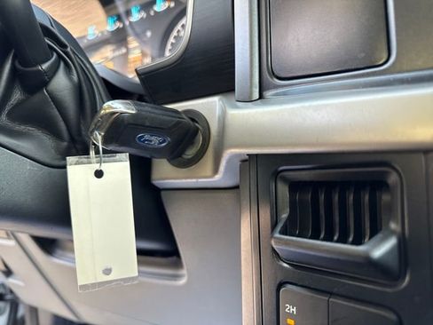 Used 2022 Ford F150 XLT image 28