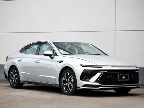 Used 2024 Hyundai Sonata SEL image 1