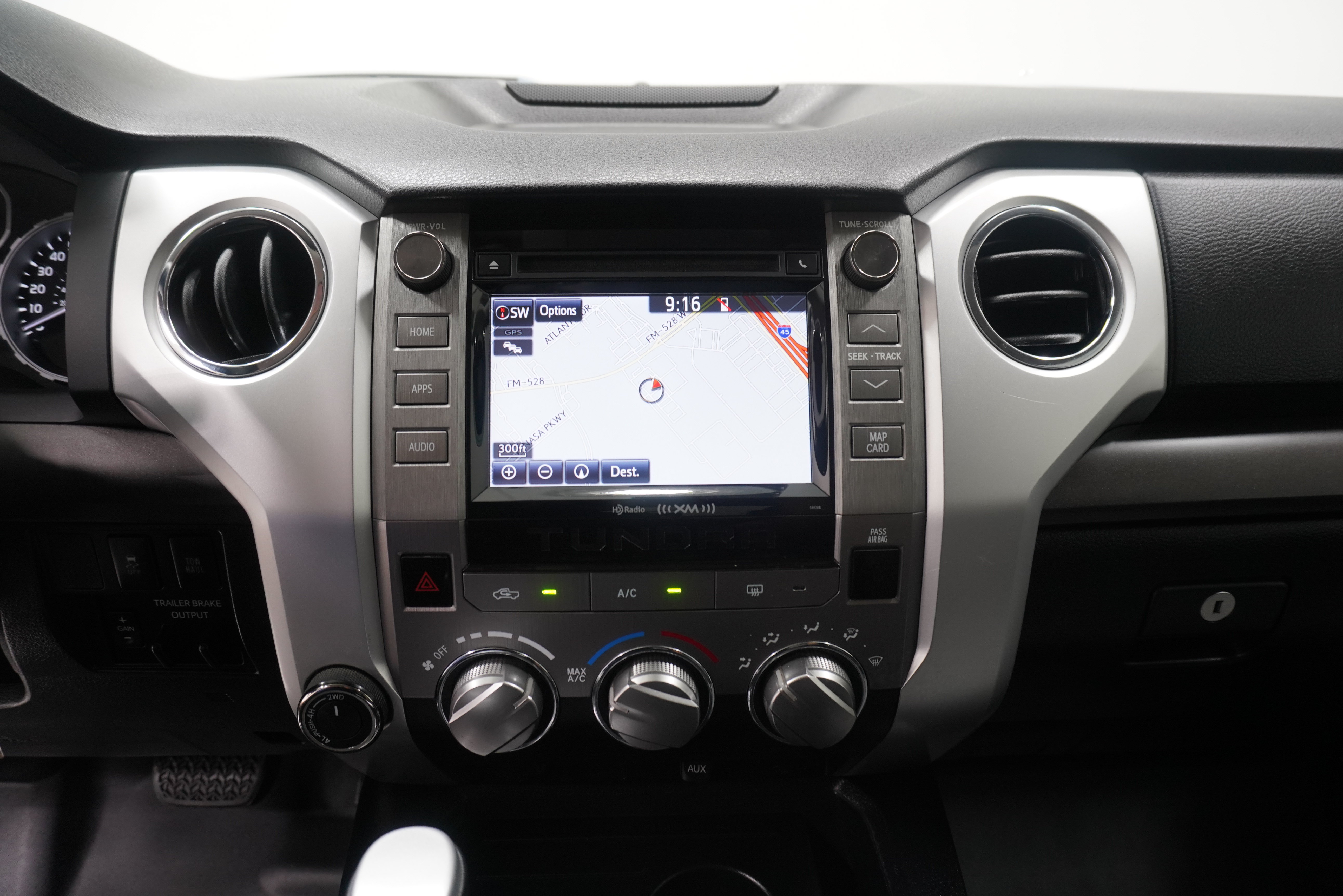 Used 2018 Toyota Tundra SR5 w/ SR5 Upgrade Package AWD/4WD image 21