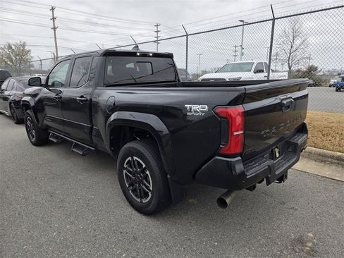 Used 2024 Toyota Tacoma TRD Sport w/ TRD Sport Upgrade Package image 5
