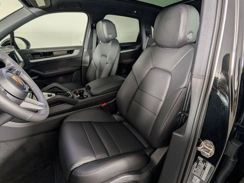New 2026 Porsche Cayenne AWD/4WD image 5