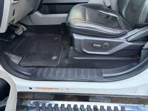 Used 2019 Ford F450 XLT w/ XLT Premium Package image 24