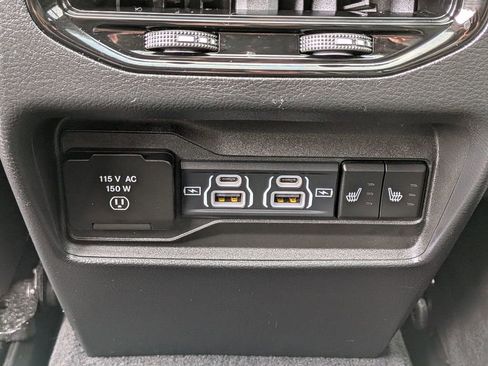 Used 2023 Jeep Grand Cherokee 4WD 4xe image 29