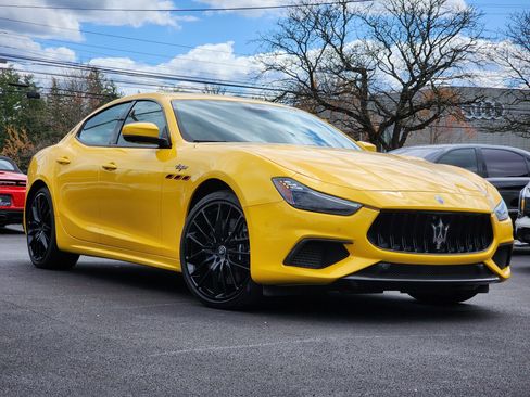 Used 2023 Maserati Ghibli Trofeo RWD image 3