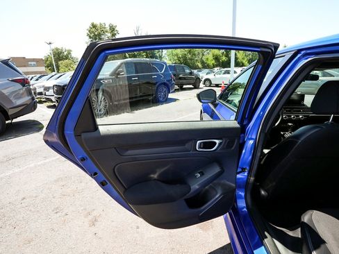 Used 2023 Honda Civic Sport image 13