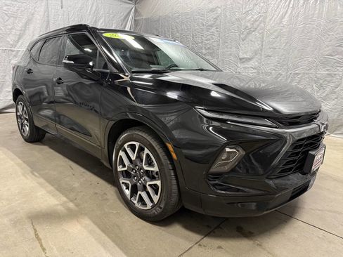 Used 2025 Chevrolet Blazer RS image 1