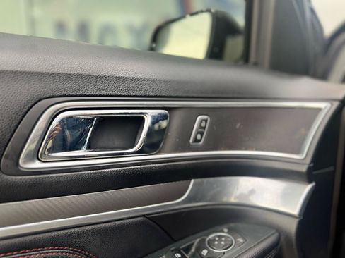 Used 2018 Ford Explorer Sport AWD/4WD image 39