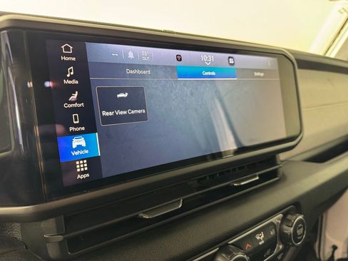 Used 2025 Jeep Gladiator Sport AWD/4WD image 14