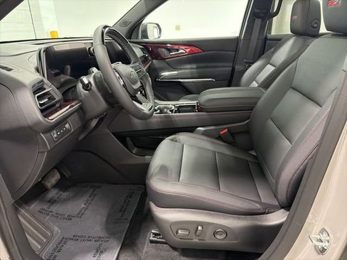 New 2026 Chevrolet Traverse Z71 w/ Enhanced Driving Package AWD/4WD image 9